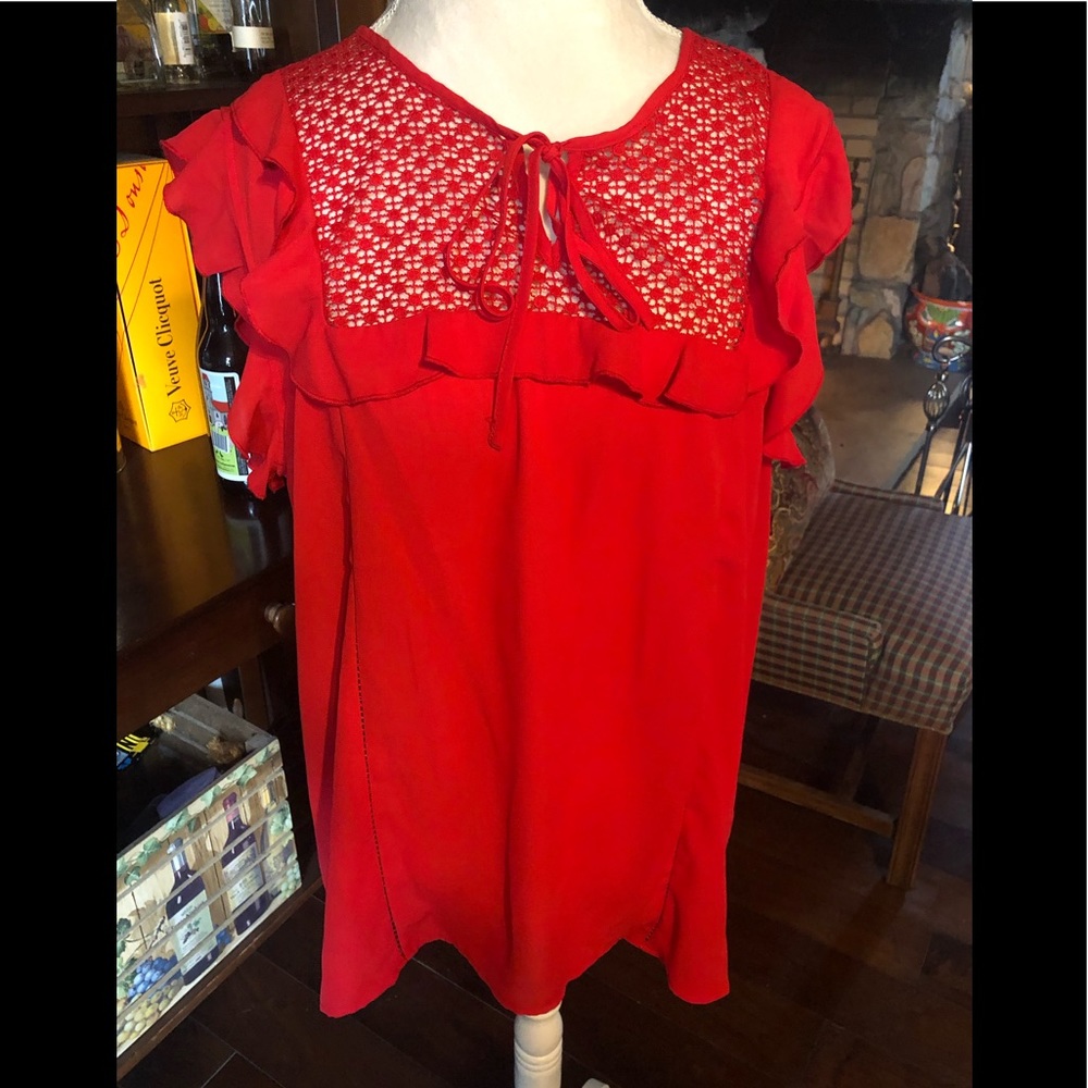 Cap sleeve red top.